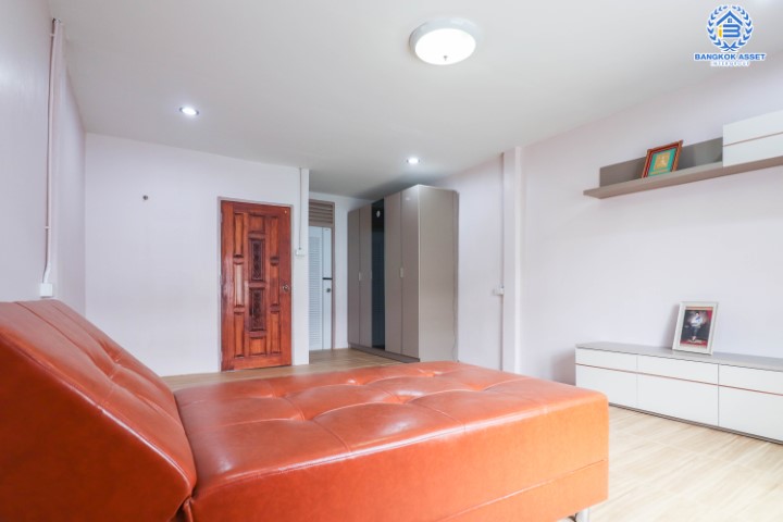 *****ทาวน์เฮ้าส์มือสองย่านนนทบุรี ม.ปิยวรารมย์3 บ้านกล้วย-ไทรน้อย เนื้อที่ 16 ตร.ว. ฟังก์ชัน 2 ห้องนอน 2 ห้องน้ำ 1 ที่จอดรถ บ้านสวย และถูกที่สุด แถมฟรี! 1 เครื่องปรับอากาศ บนทำเลแห่งการเดินทาง ใกล้รถไฟฟ้า "สถานีคลองบางไผ่" จองเลย!